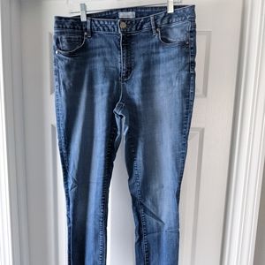 LOFT Jeans Curvy Skinny Size 14 / 32 Frayed Hem